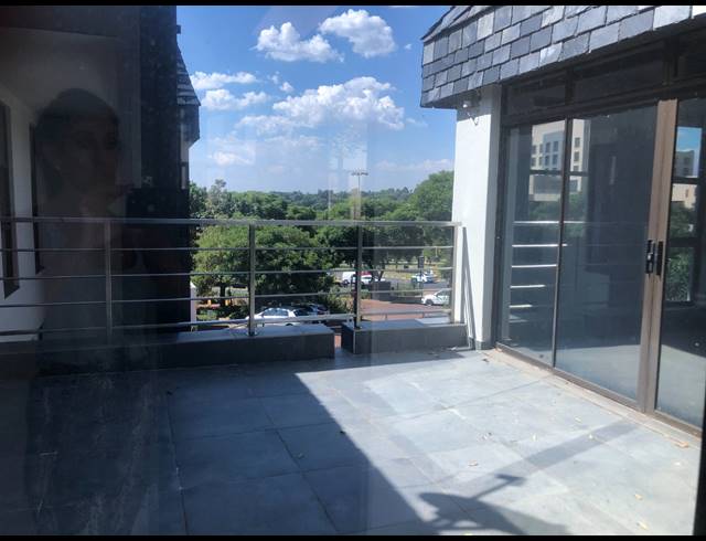 186M² OFFICE TO LET IN HYDE PARK